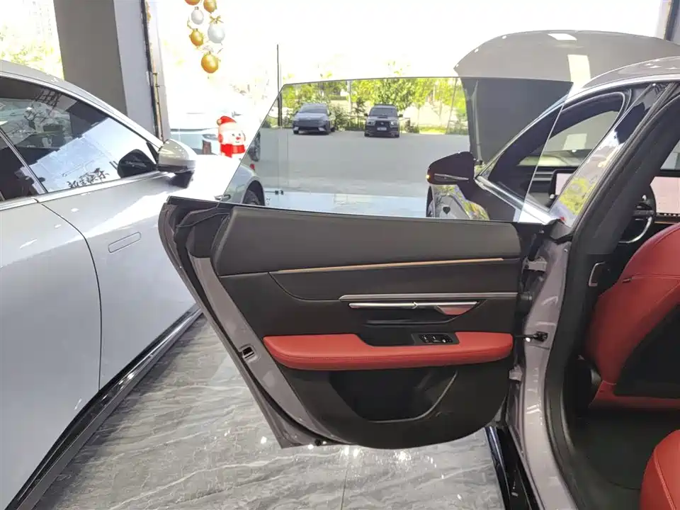 XPENG P7