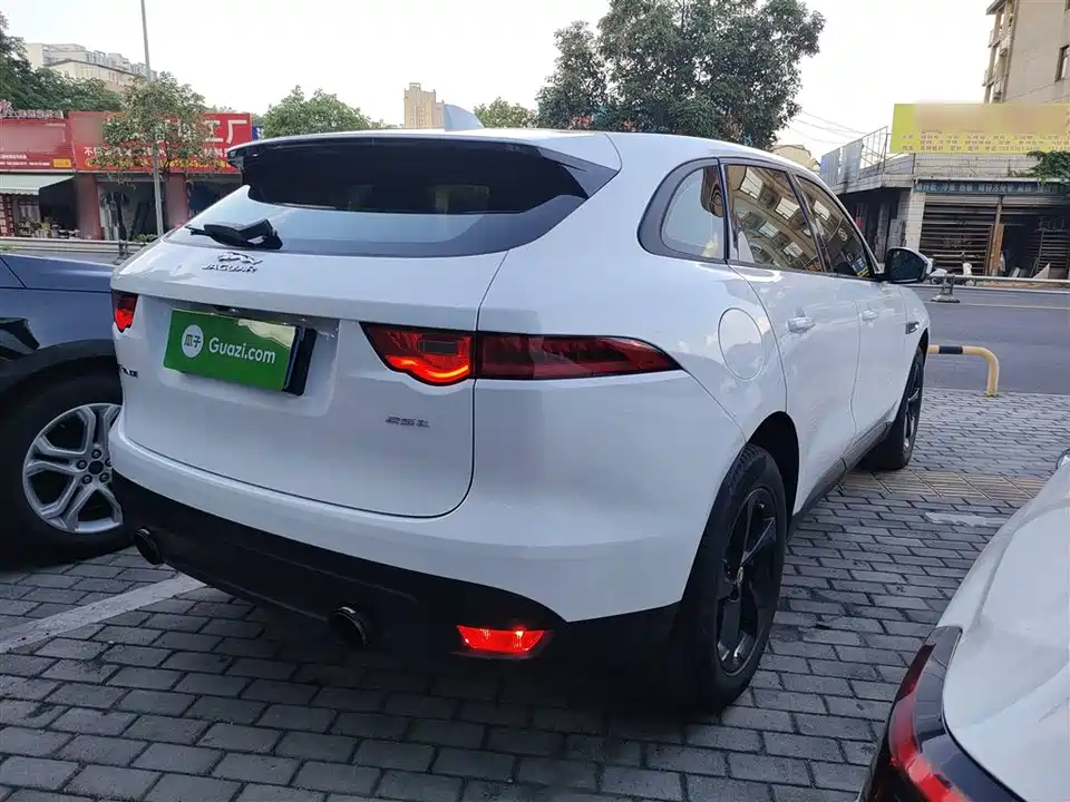Jaguar F-PACE