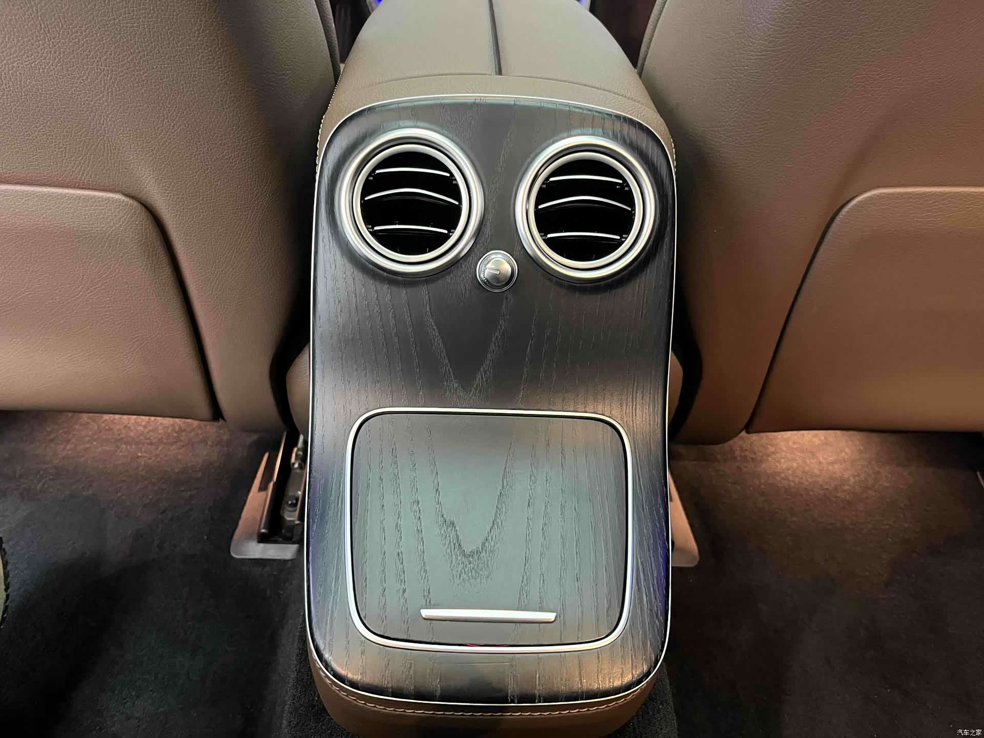 Mercedes-Benz E-Class, 2024 17