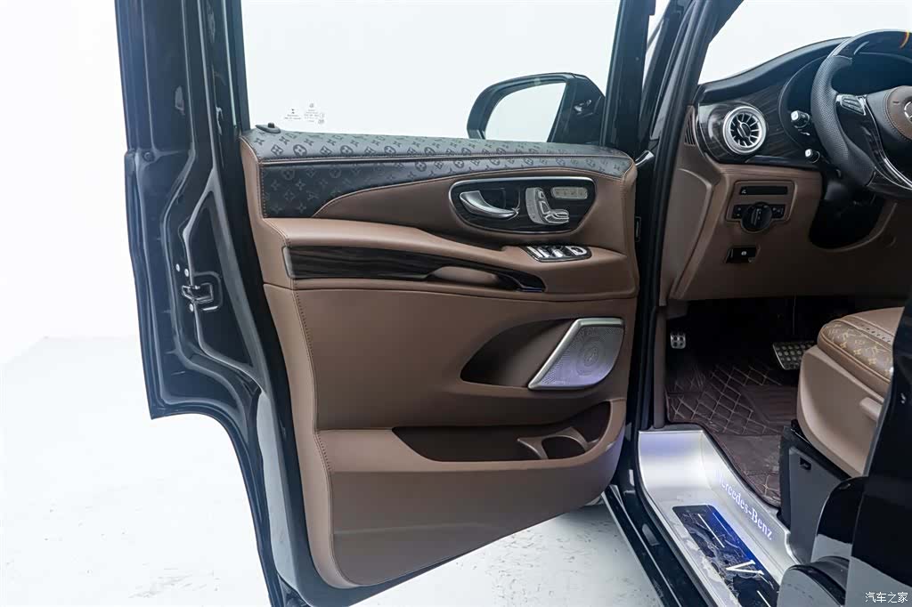 Mercedes-Benz VI, 2019 13