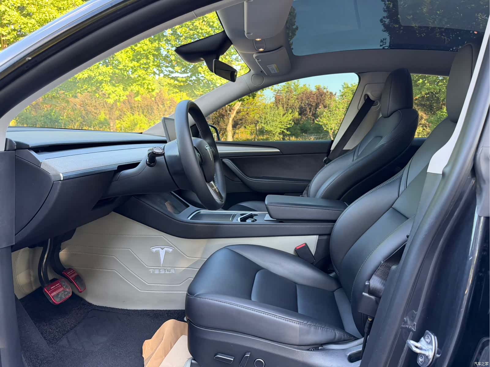 Tesla Model Y, 2024 все фото