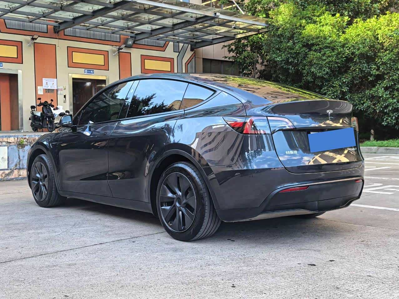 Tesla Model Y, 2024 17