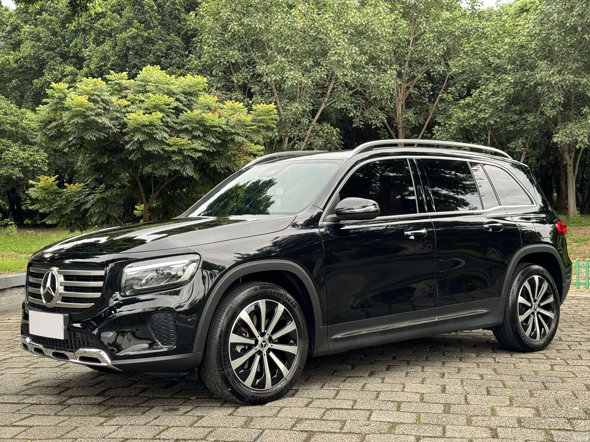 Mercedes-Benz GLB, 2024 1