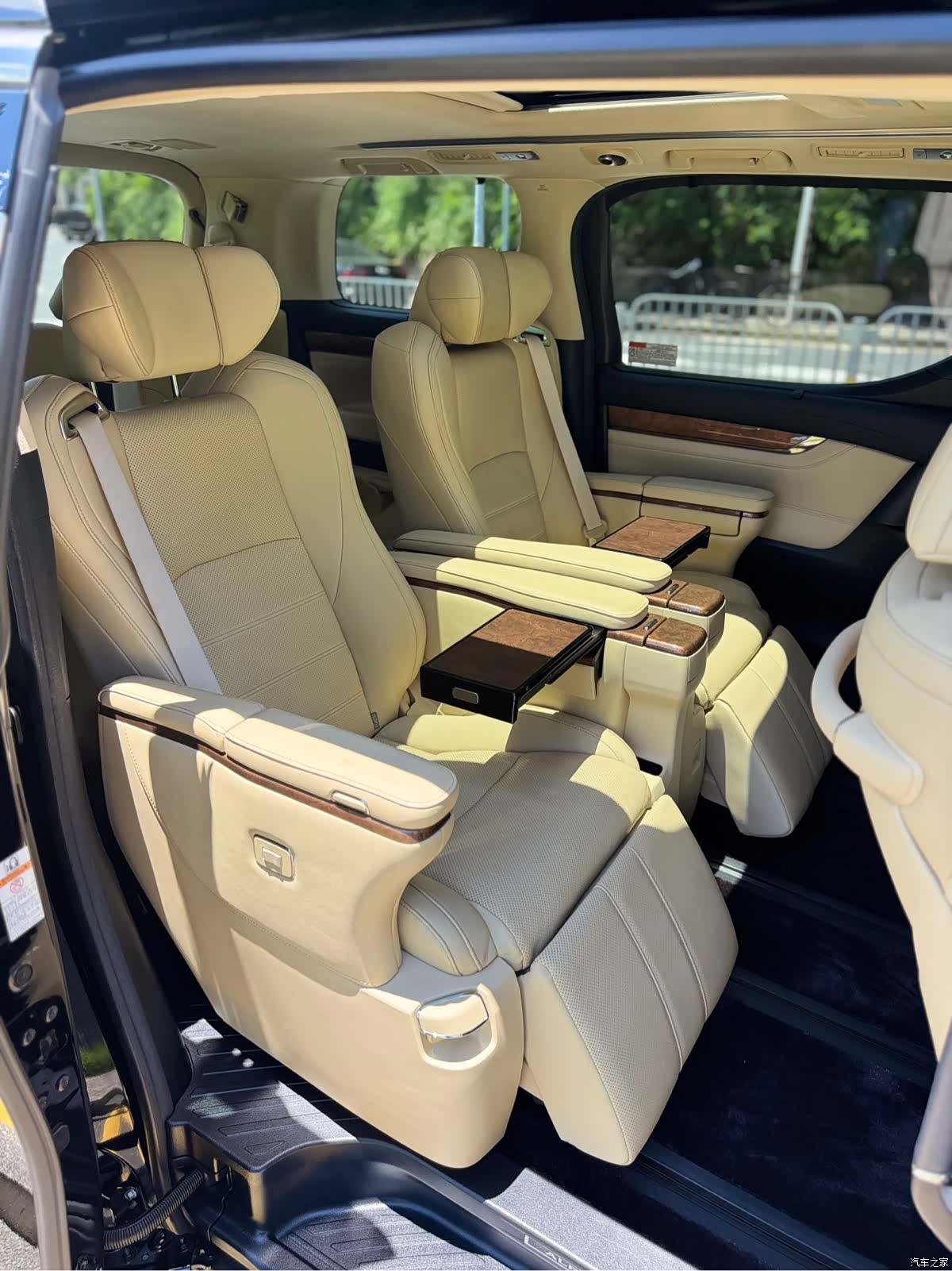 Toyota Alphard, 2018 10