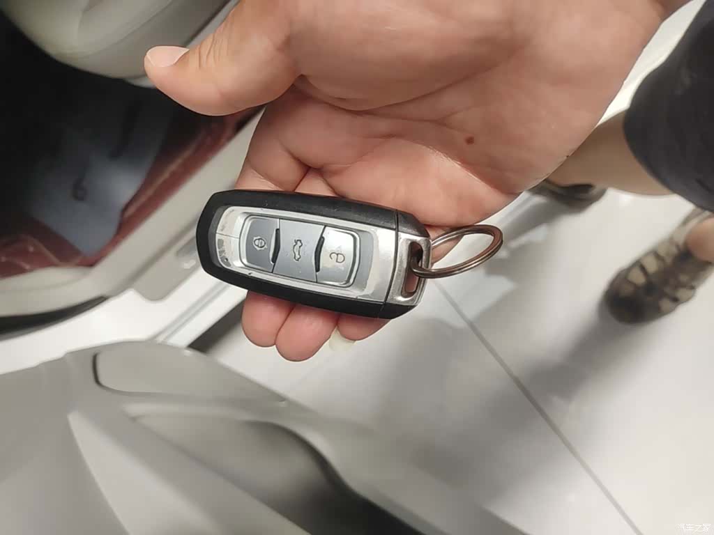 Geely Emgrand, 2015 9