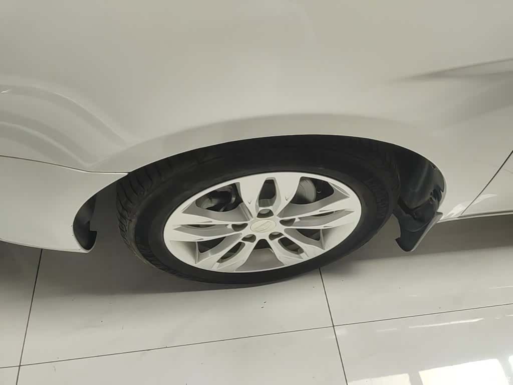 Geely Emgrand, 2015 23