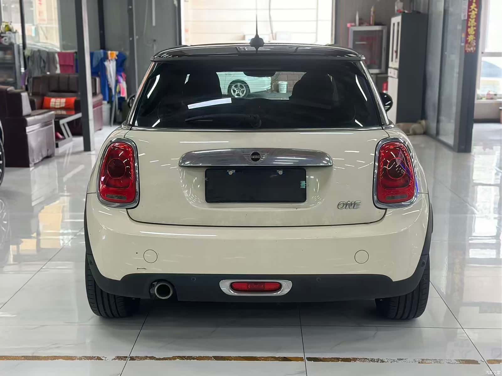 Mini ONE, 2018 6