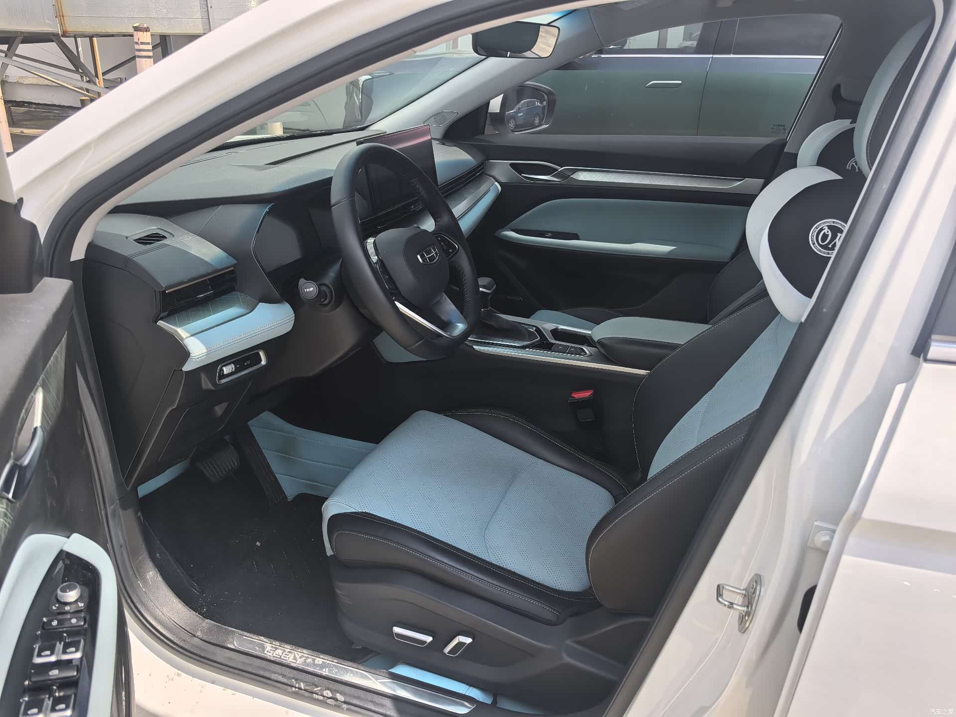 Geely Emgrand, 2022 4