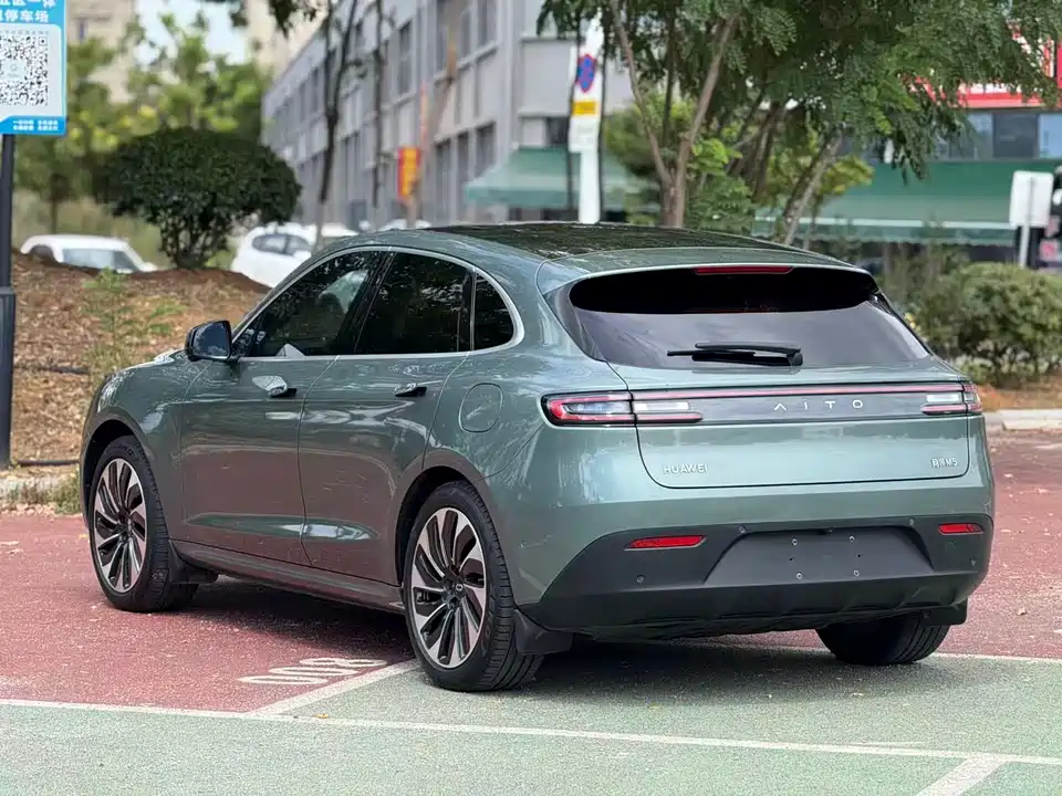 AITO Ask the world M5