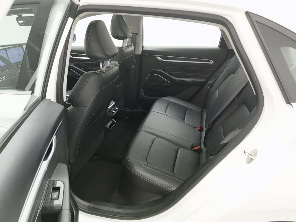 Geely Emgrand, 2024 15