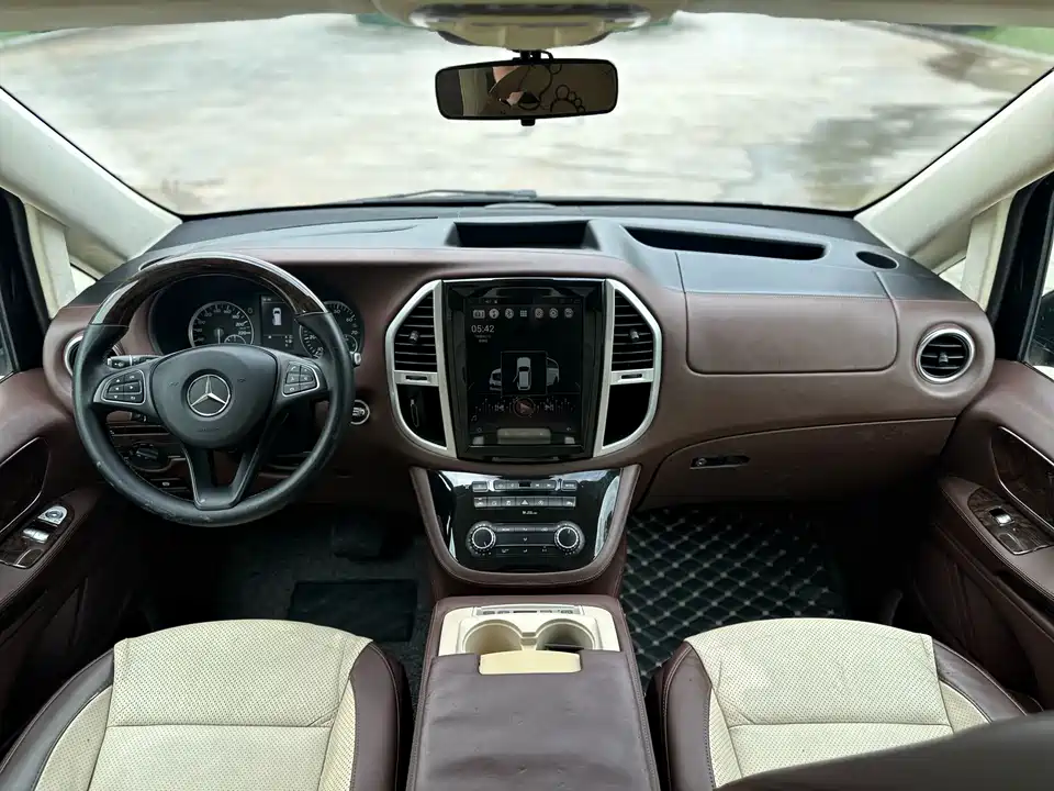 Mercedes-Benz V-class Mercedes-Benz V-class