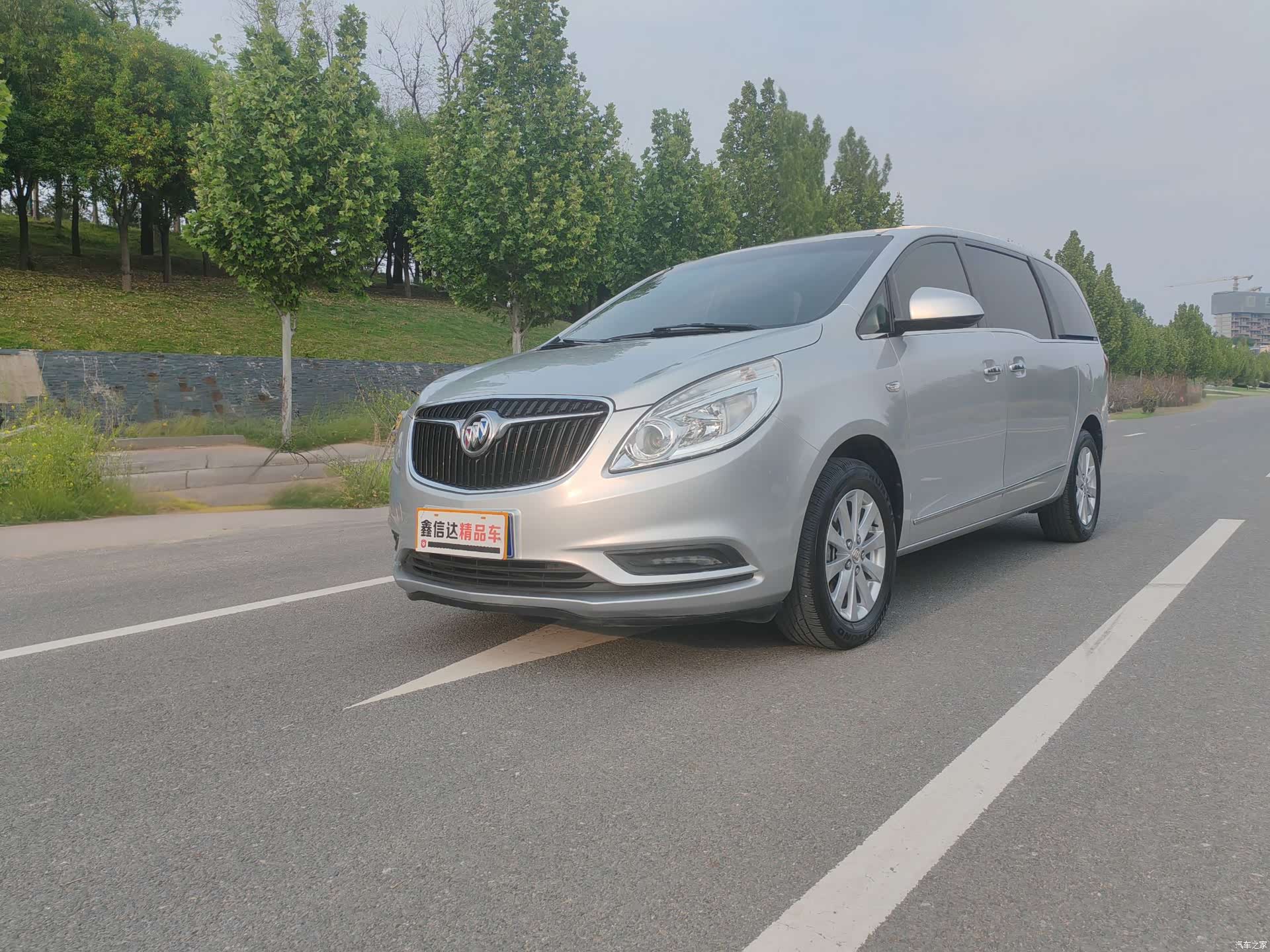 Buick GL8, 2019 1