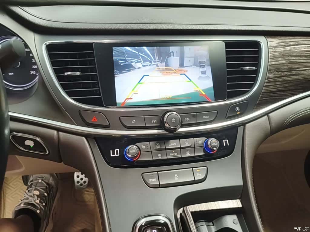 Buick LaCrosse, 2016 13