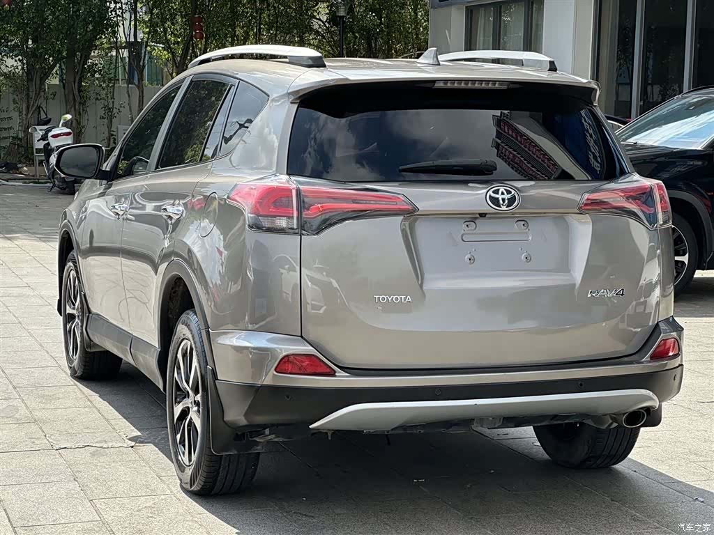 Toyota RAV4, 2017 6
