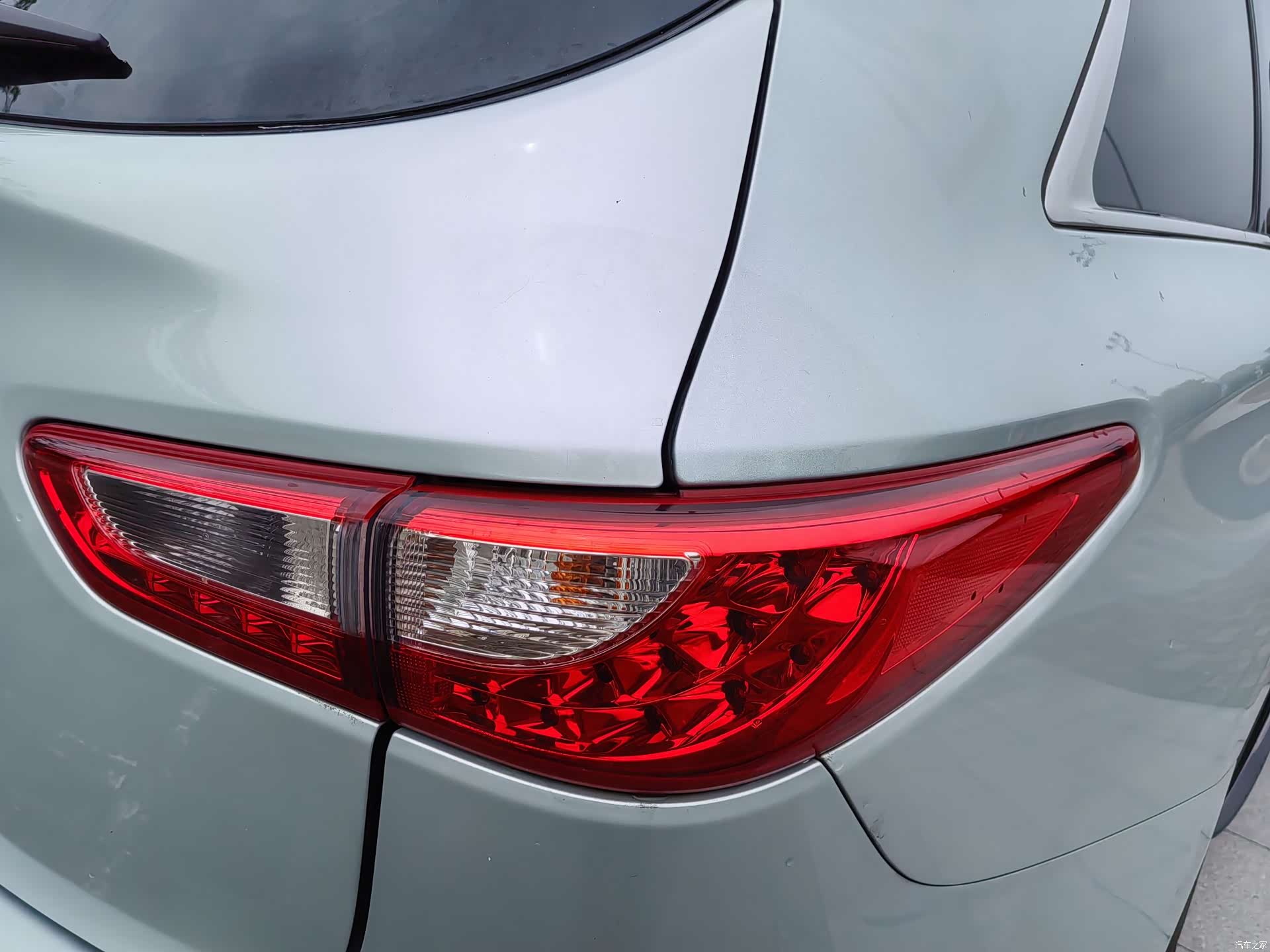 Infiniti JX35, 2014 10
