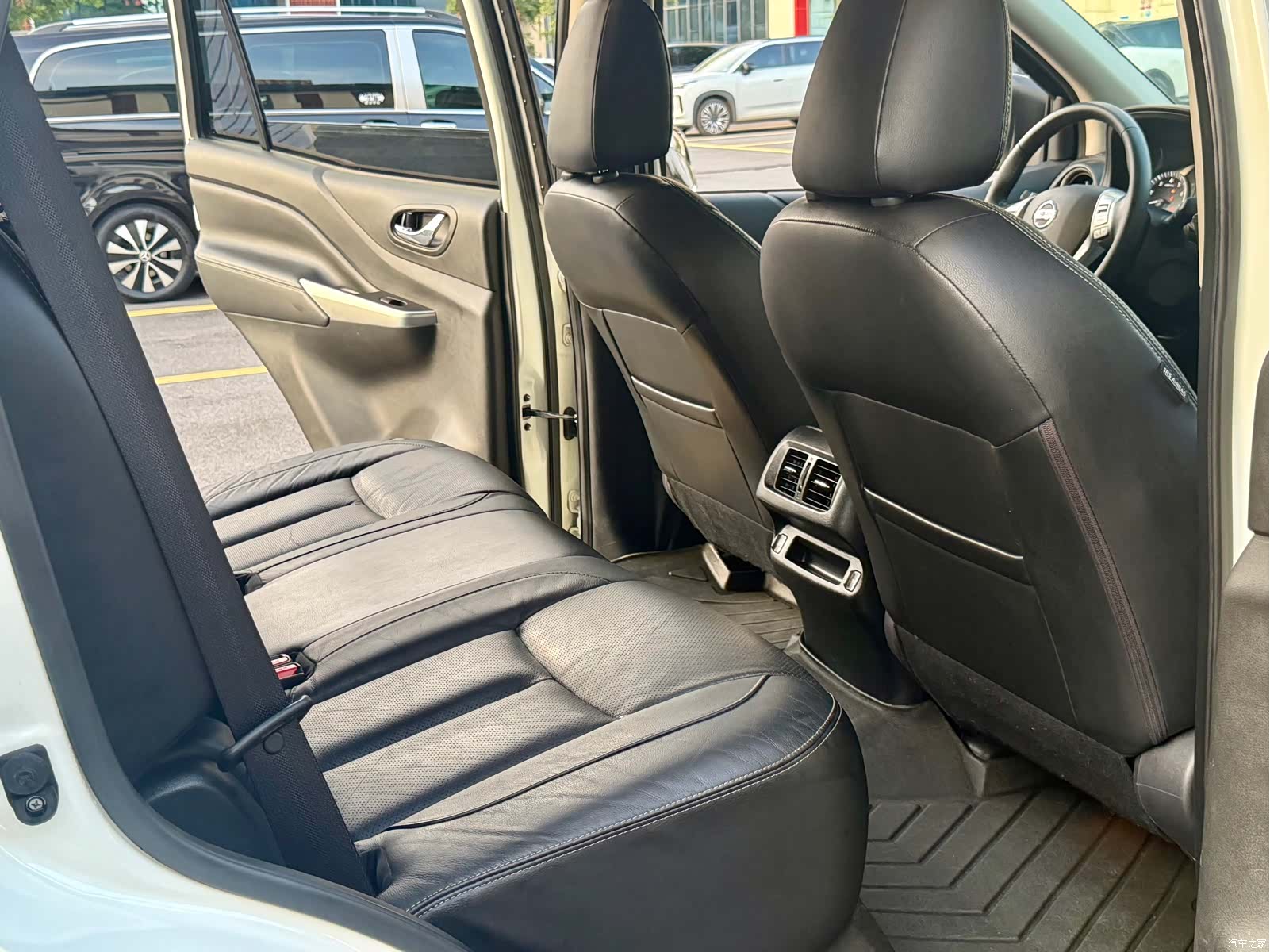 Nissan Terra, 2018 11