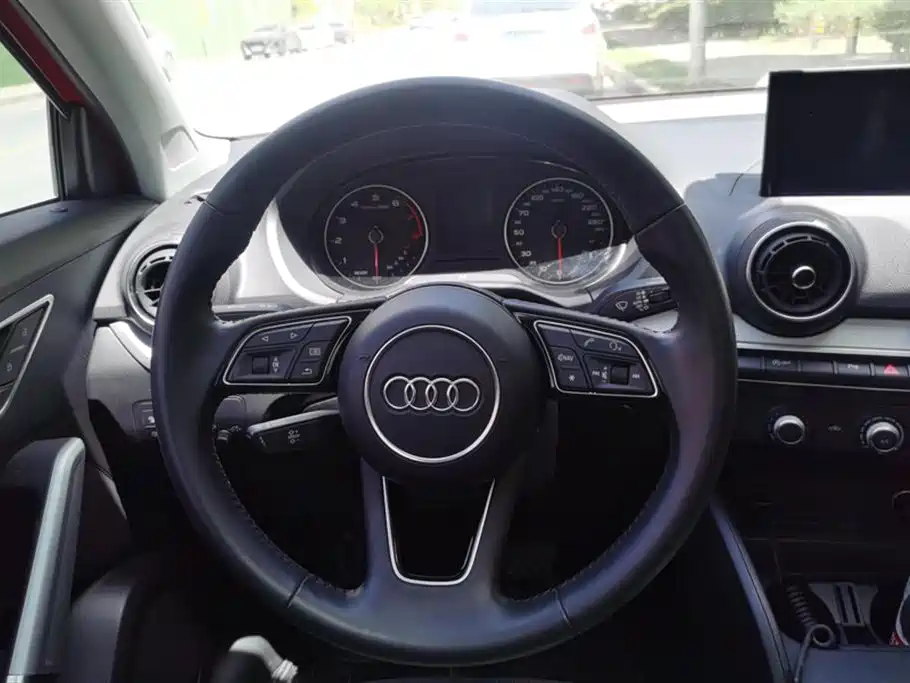 Audi Q2L