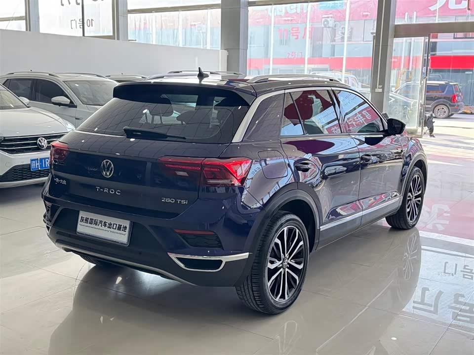 Volkswagen T-ROC exploring Songs