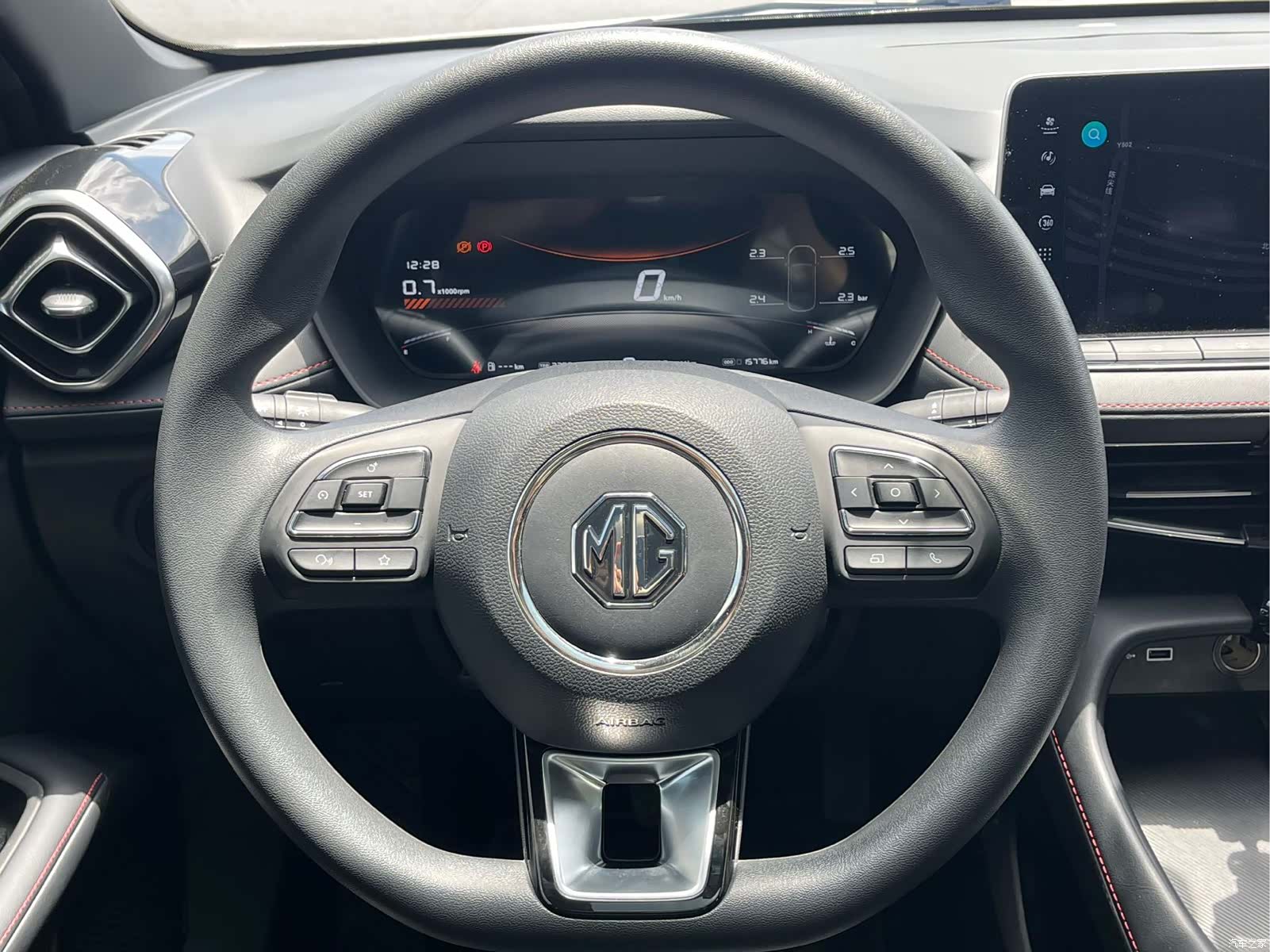 MG MG5, 2025 7