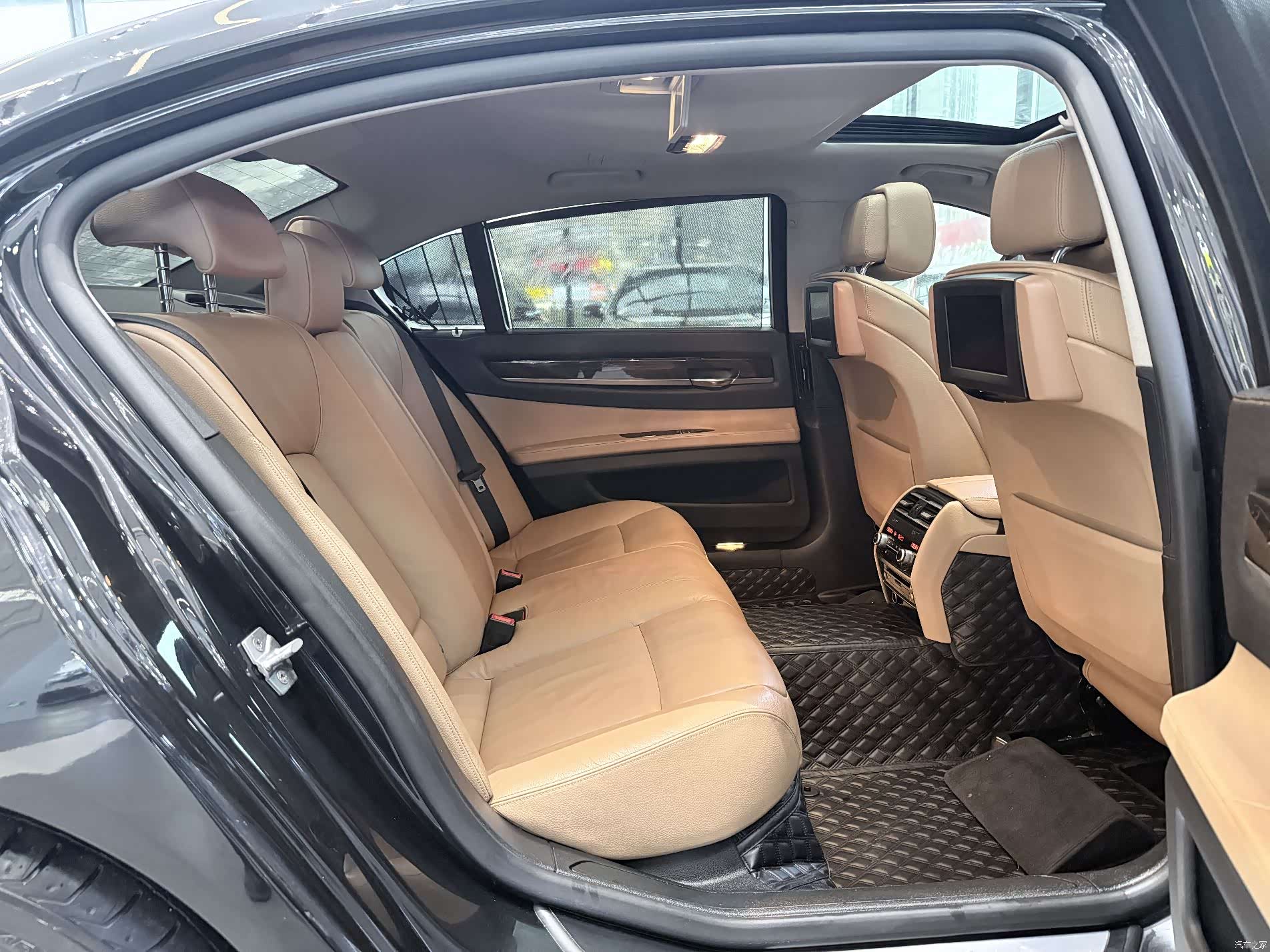BMW 7 Series, 2012 10