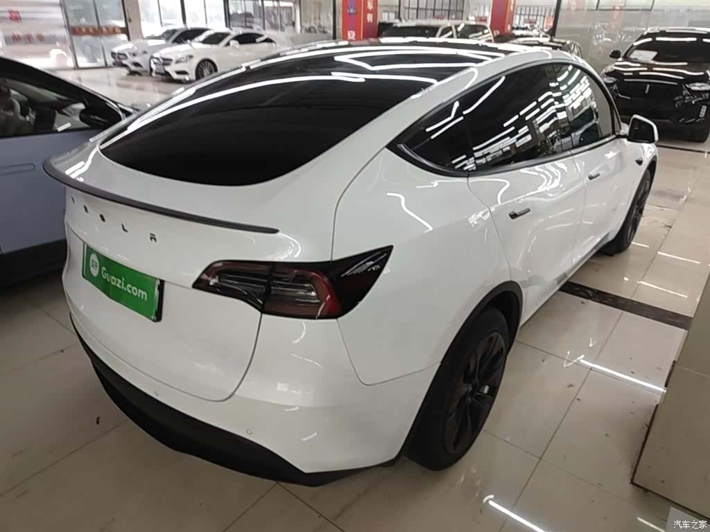 Tesla Model Y, 2022 7