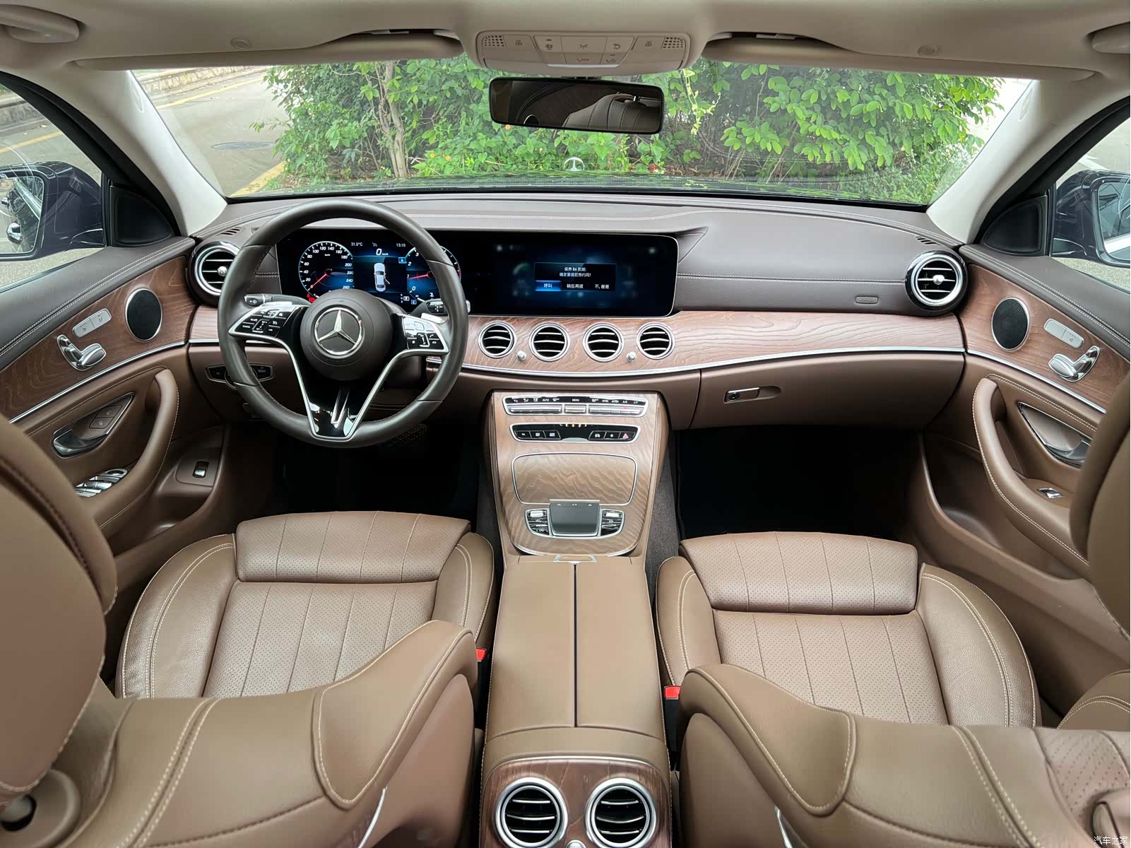 Mercedes-Benz E-Class, 2022 6
