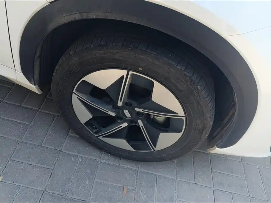 Geely Galaxy Galaxy E5