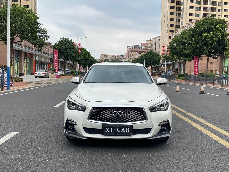 Infiniti Q50L