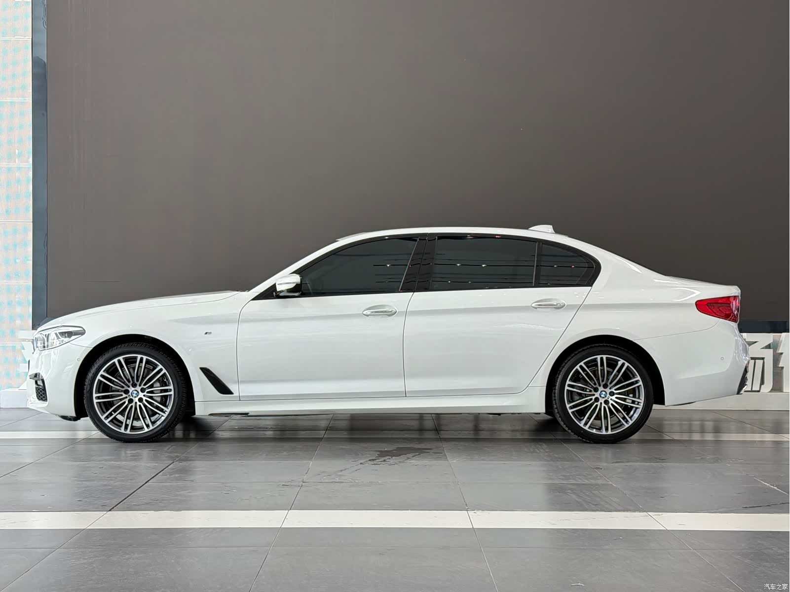 BMW 5 Series, 2018 4