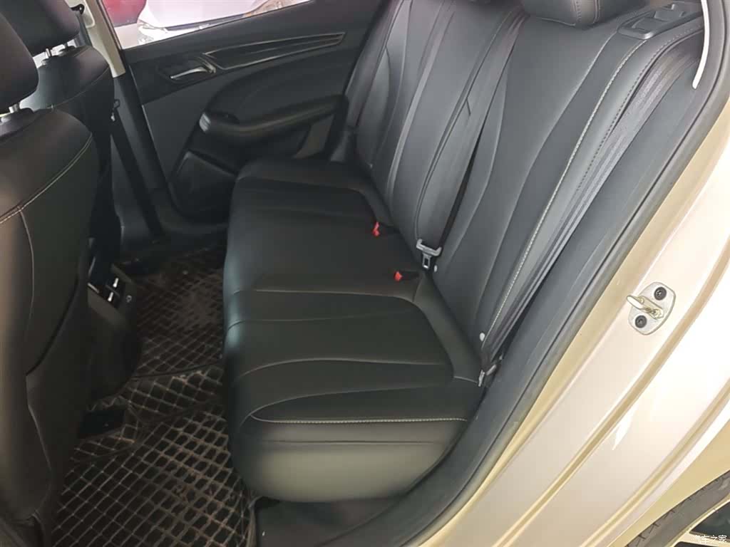Roewe i5, 2022 17
