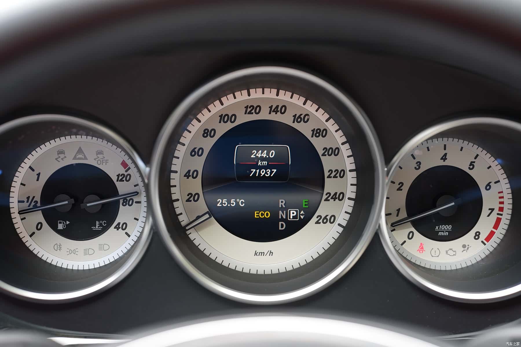 Mercedes-Benz CLS, 2015 31