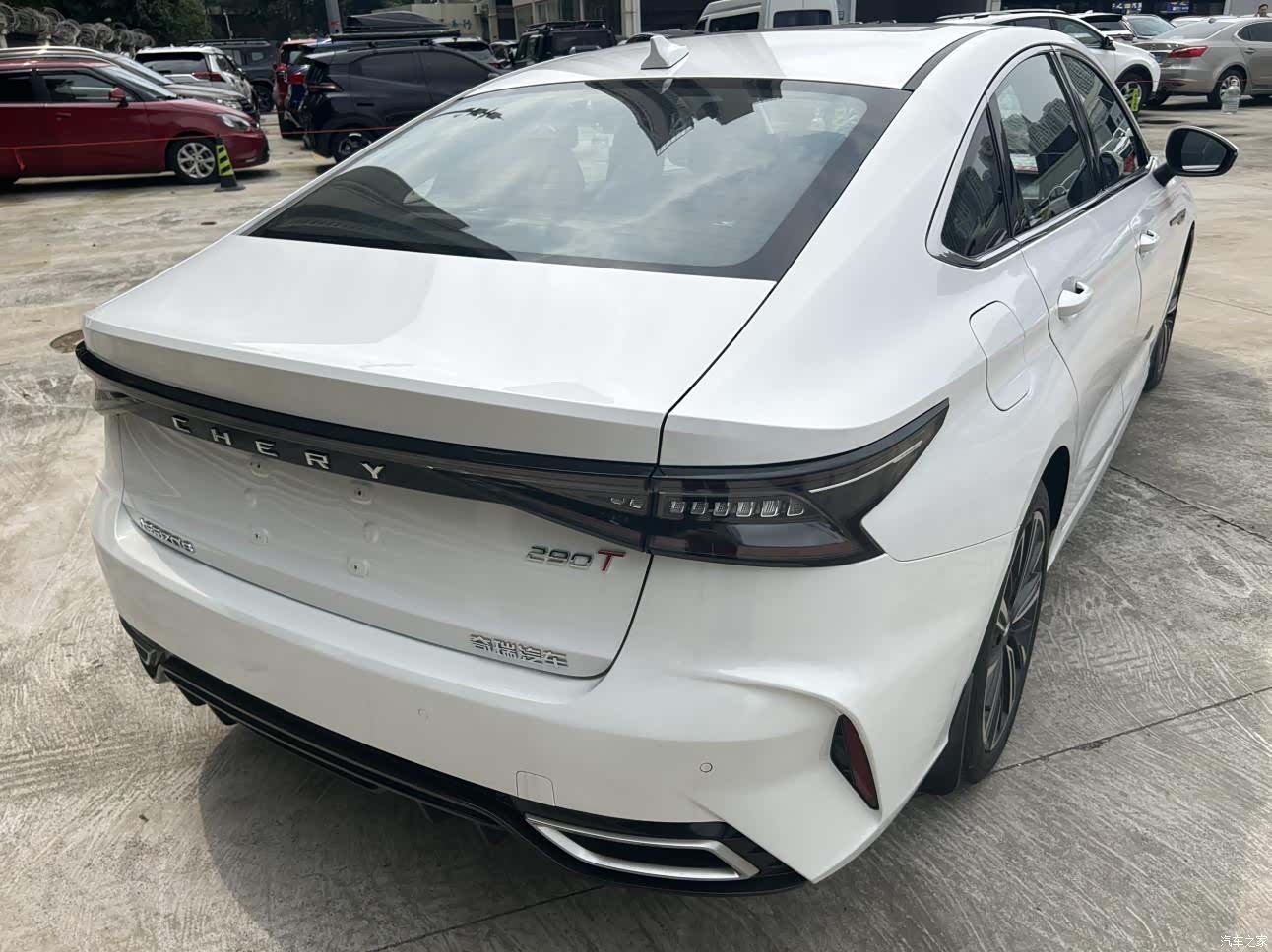 Chery Arrizo 8, 2022 14