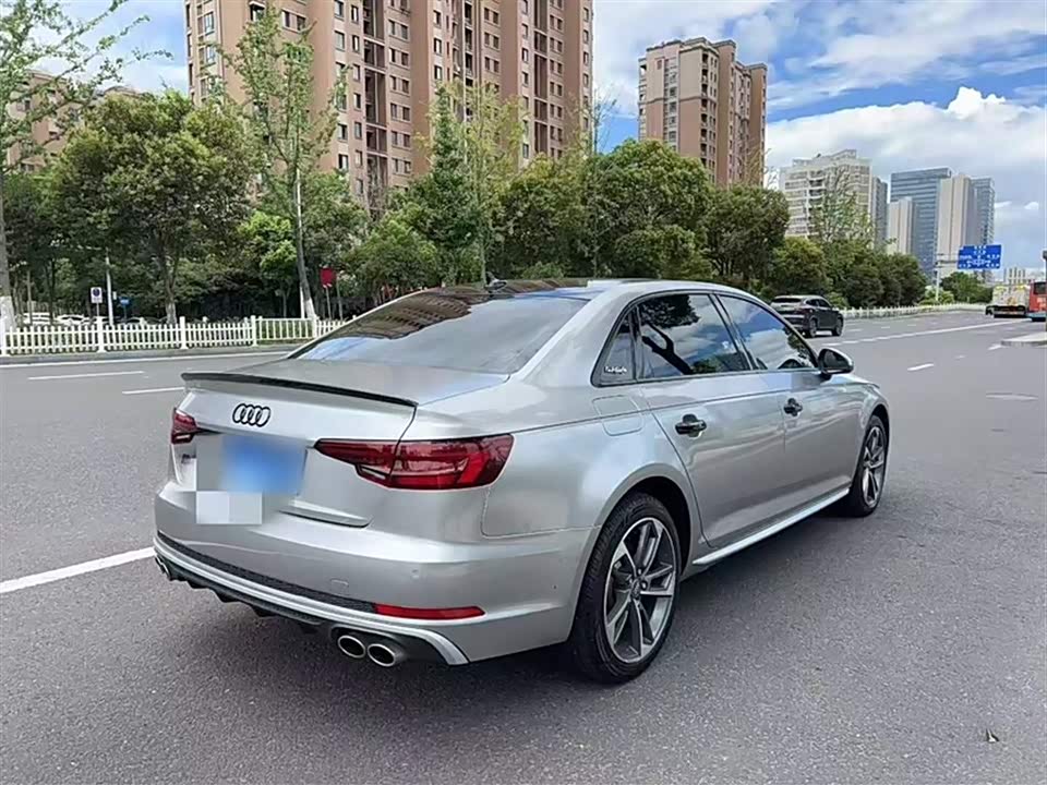 Audi A4L