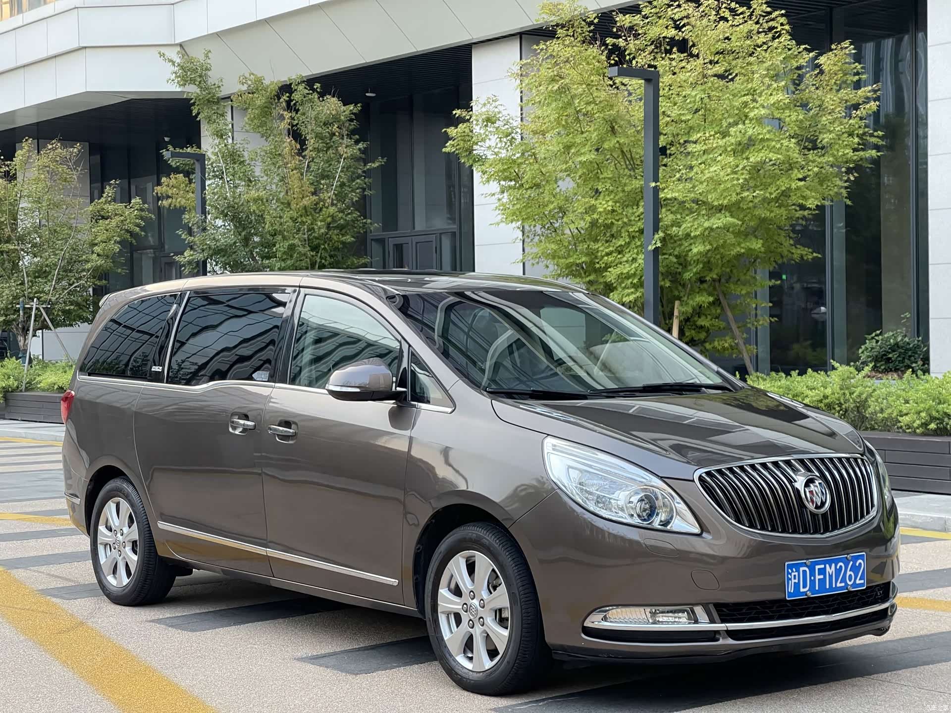 Buick GL8, 2015 3