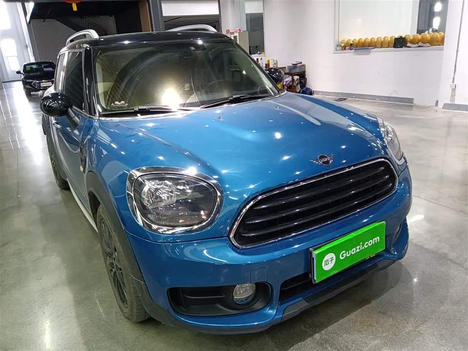 MINI COUNTRYMAN