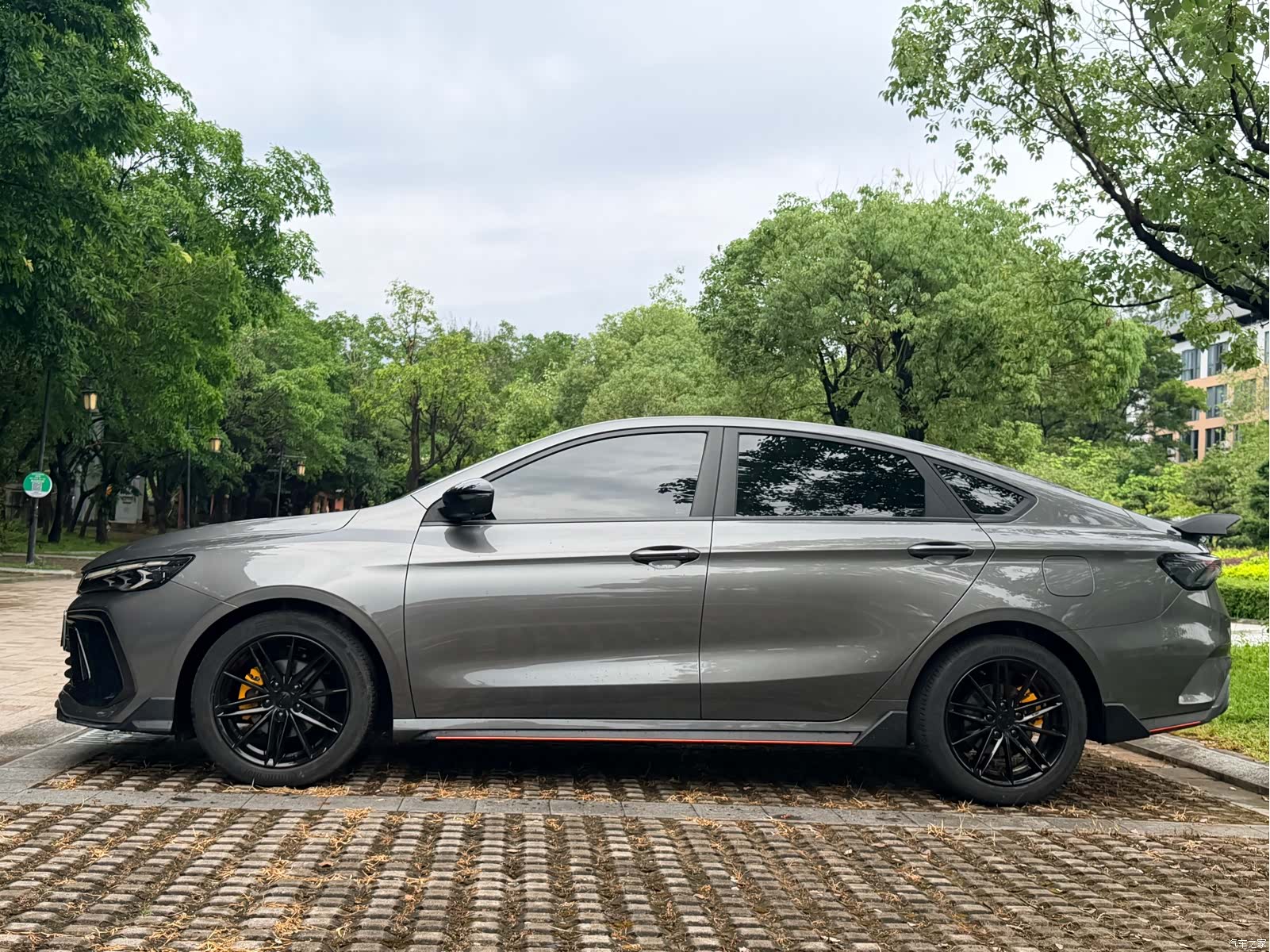 Geely Binray, 2023 4