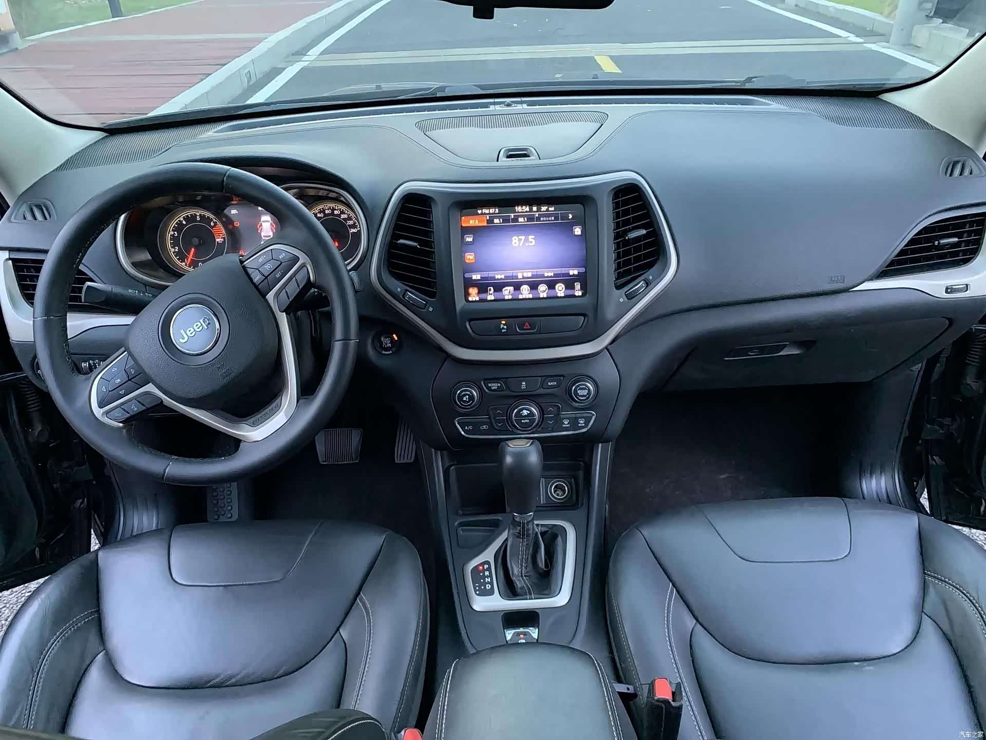 Jeep Cherokee, 2016 9