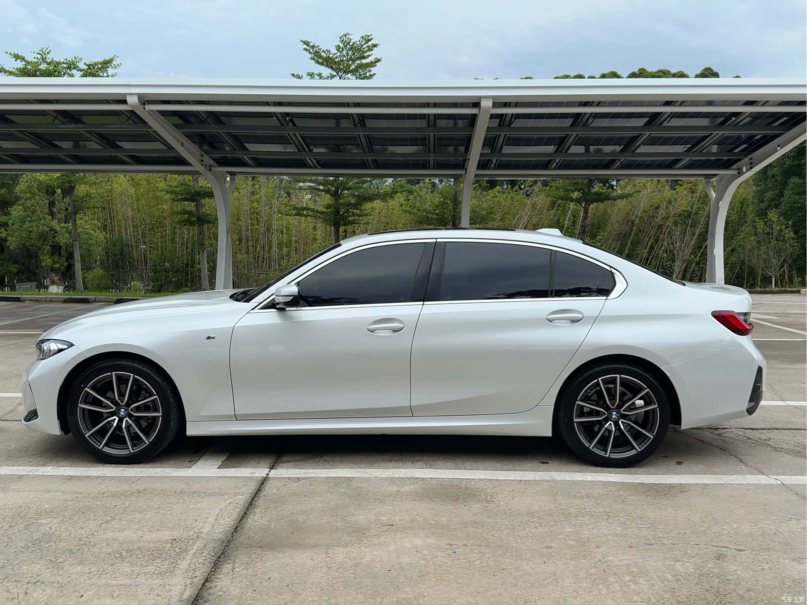 BMW 3 Series, 2023 11