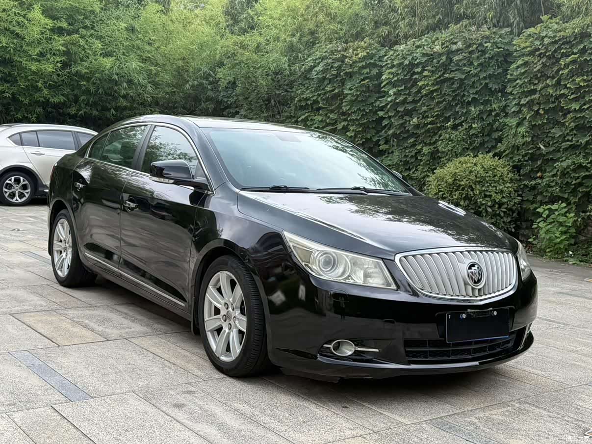 Buick LaCrosse, 2011 3