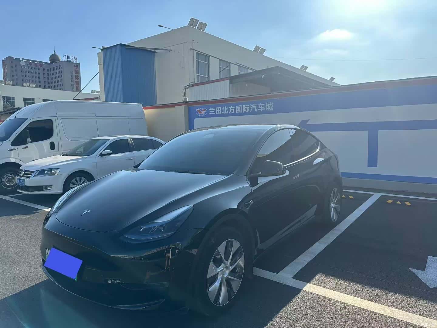 Tesla Model Y, 2023 1