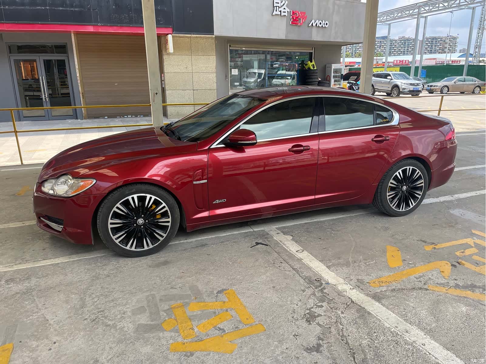 Jaguar XF, 2011 4