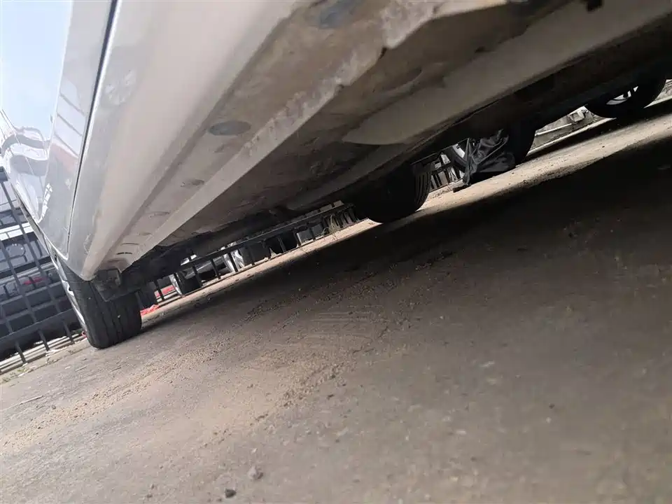 Toyota YARiS L to enjoy