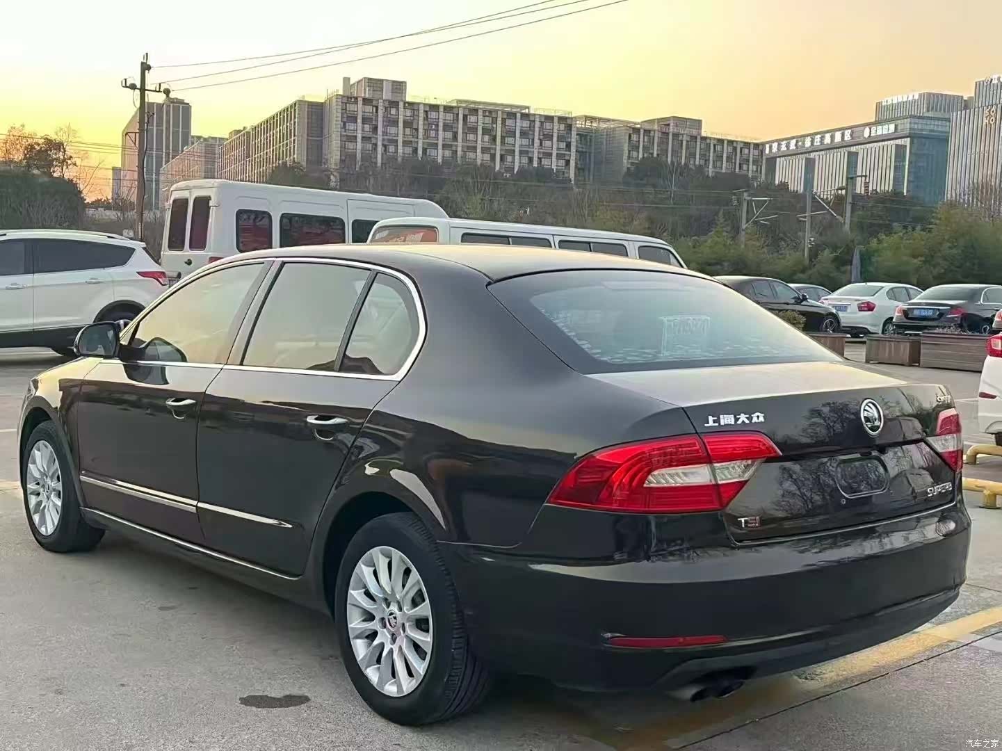 Skoda Superb, 2014 9