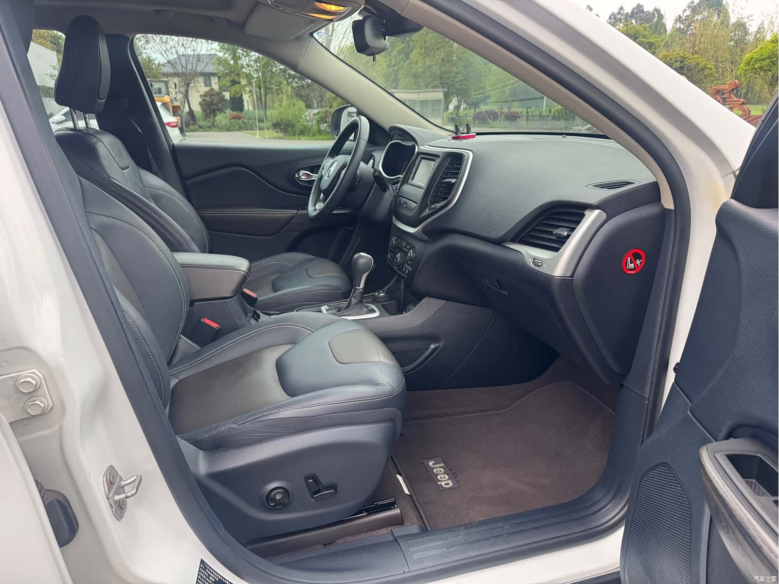 Jeep Cherokee, 2016 10