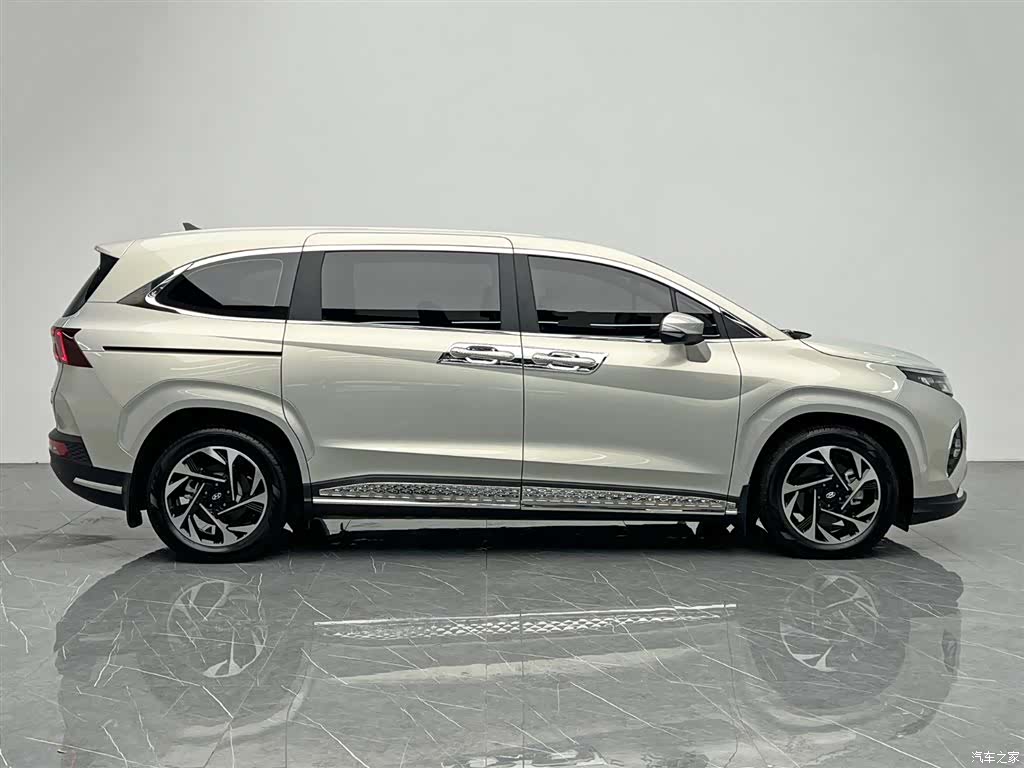 Hyundai Custo, 2022 7