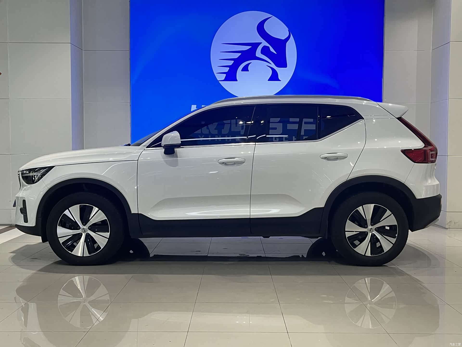 Volvo XC40, 2023 4
