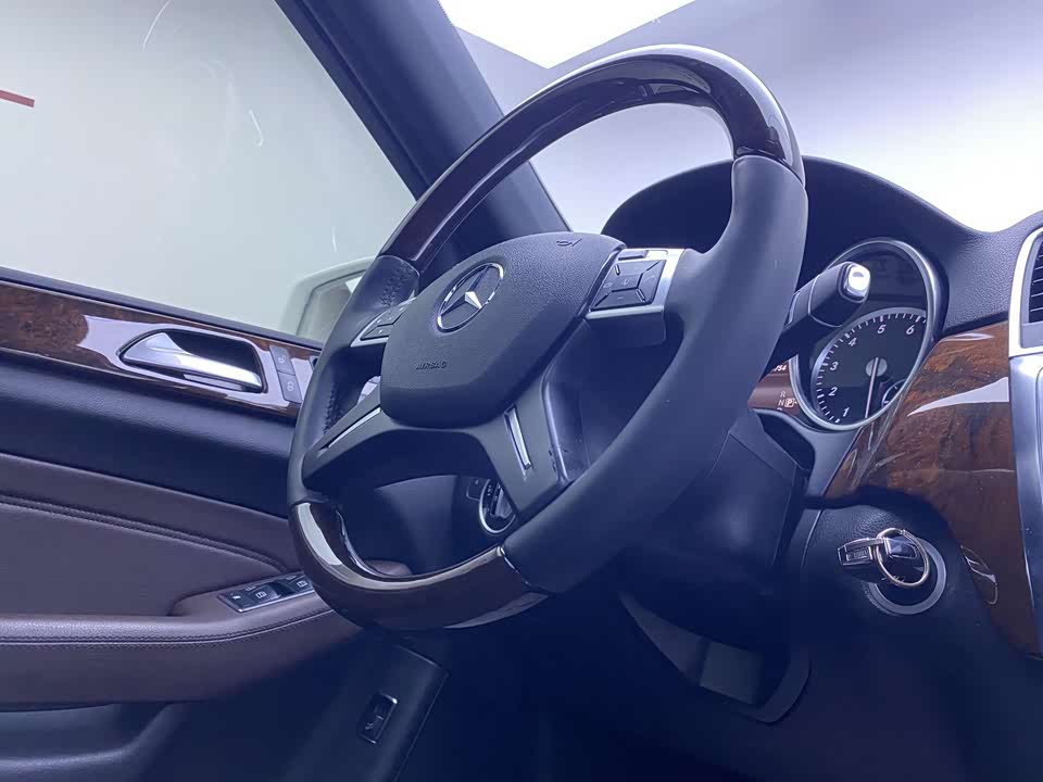 Mercedes-Benz M class