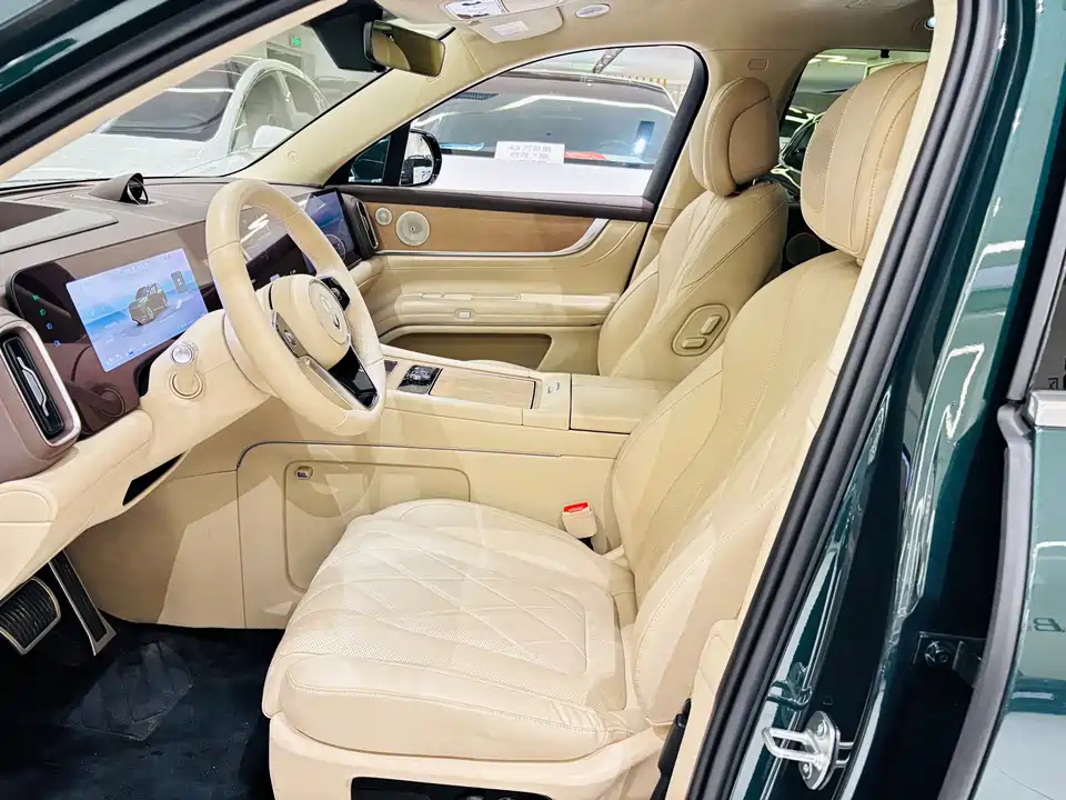 AITO Ask the world M9