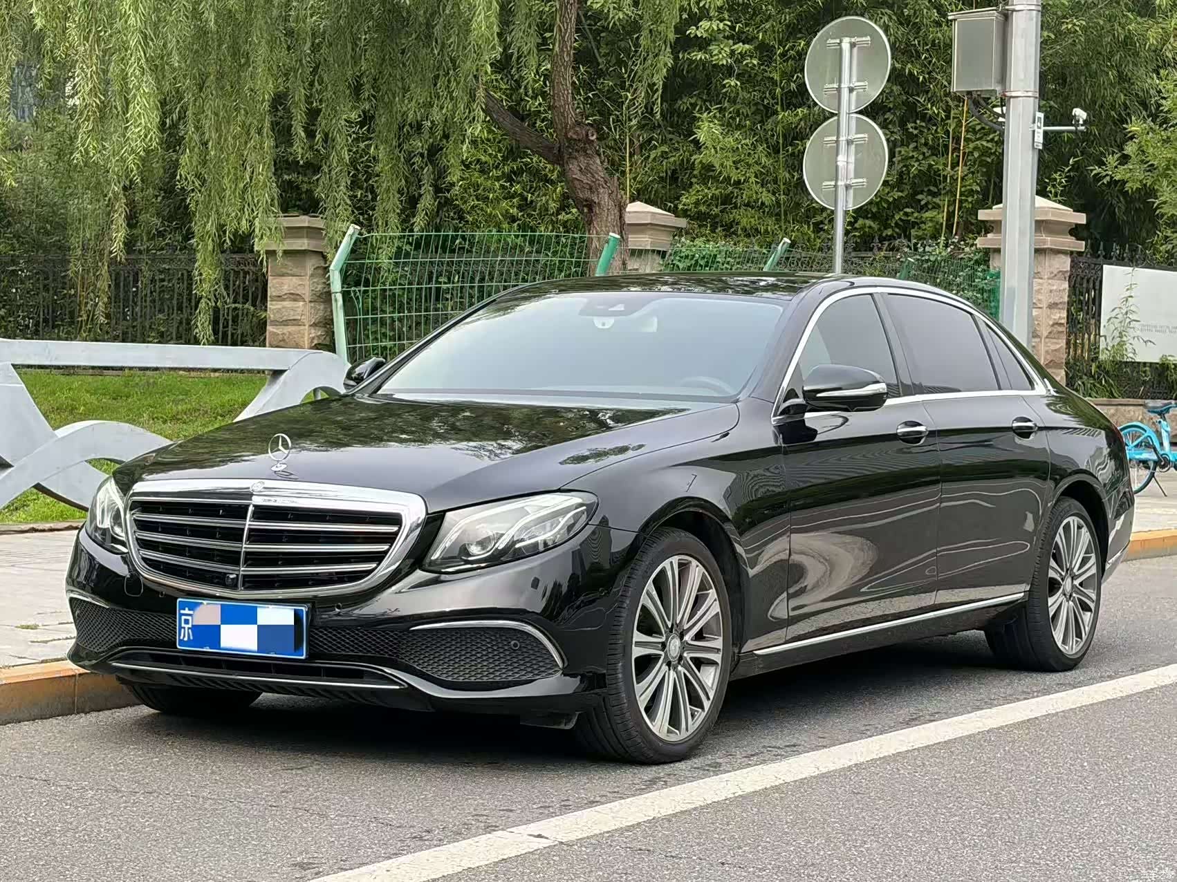 Mercedes-Benz E-Class, 2017 1