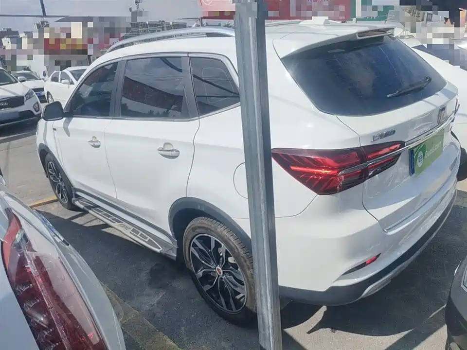 Roewe RX5